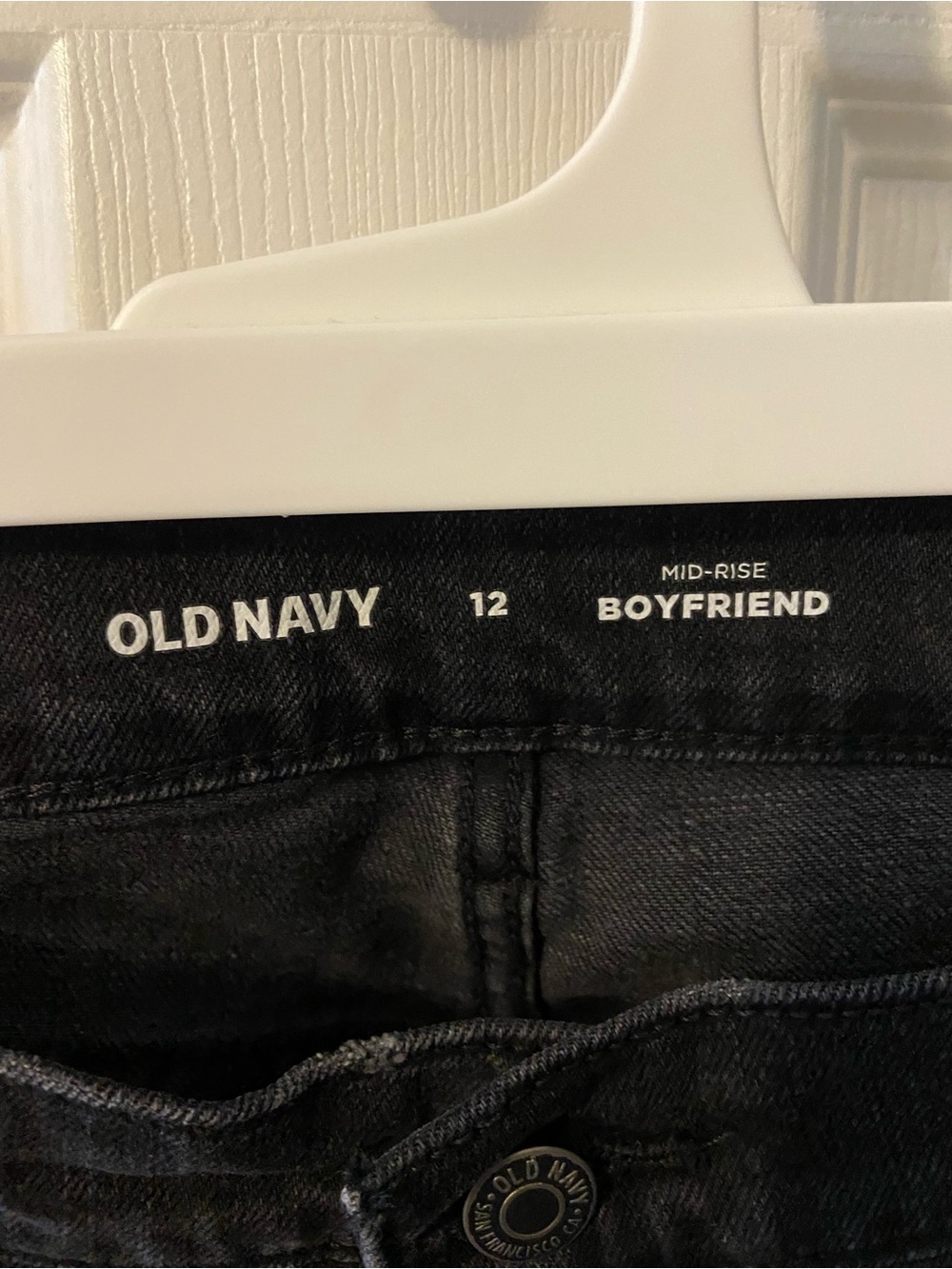 Old Navy Mid-Rise Boyfriend Jeans - Black